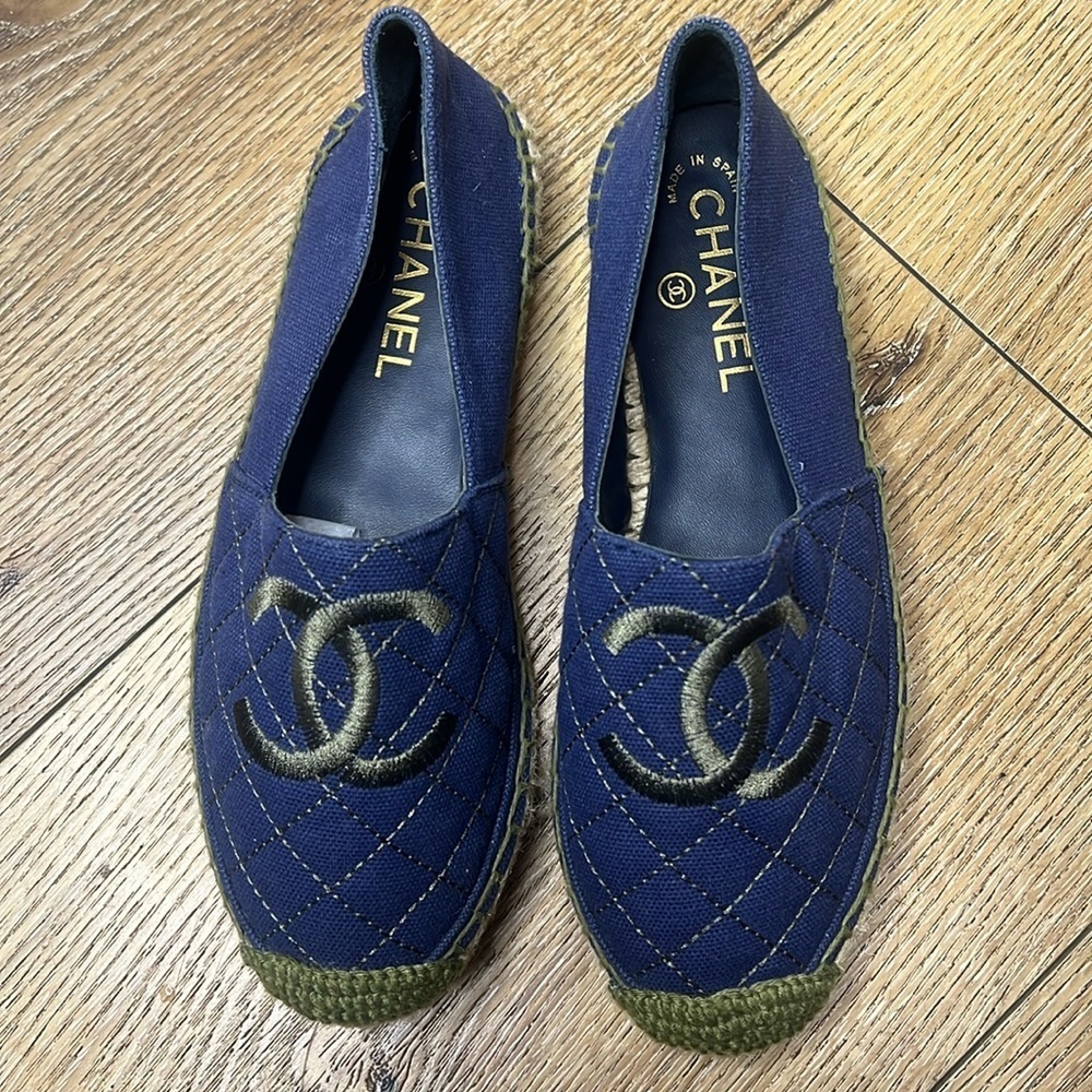 Authentic Chanel Navy & Green Embroidered Quilted Espadrilles Size 37/6